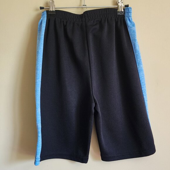 Quad Seven Boys Performance Mesh Basketball Short Size 12/14 - Picture 3 of 4